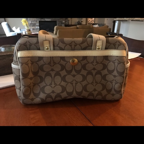 Coach Purse, very lightly used. - Picture 2 of 5